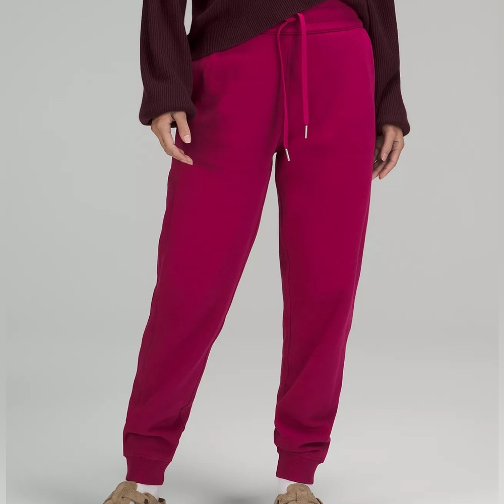 NWT lululemon Scuba High Rise Relaxed Jogger in Pomegranate
